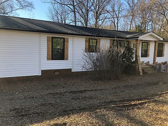 3rd image of 10118 Idlewild Rd