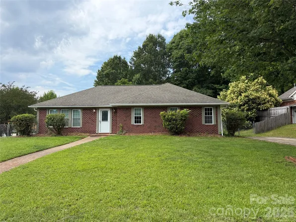 7101 Riding Trail Rd, Charlotte, NC 28212