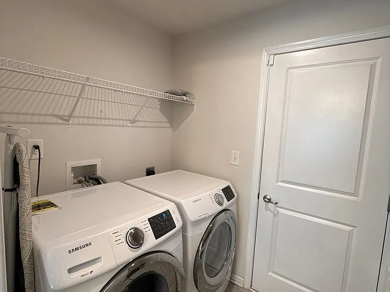 1524 Scarbrough Cir SW — Photo 16