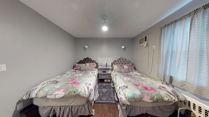 Sold by Behfar Team LLC | media 18