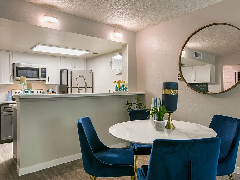 Glo Apartments — Photo 3