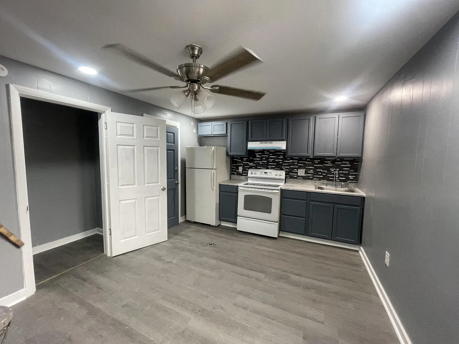 152 South Pine Street - 4 — Photo 1