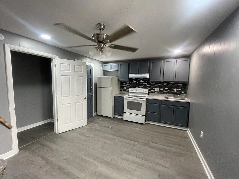 152 S Pine St #4