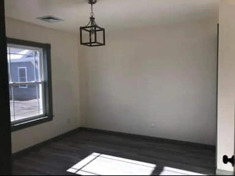 40 Albert Ave — Photo 18