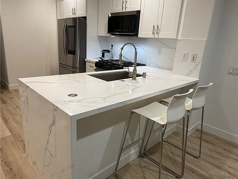 1421 Abelia — Photo 3