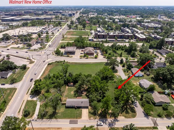 1002 NE 2nd St #5-6, Bentonville, AR 72712
