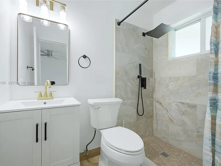 2209 SW 61st Ave #1-2 — Photo 4