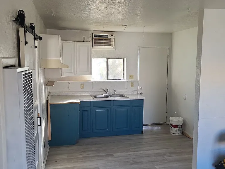 712 Austin St #2 — Photo 6