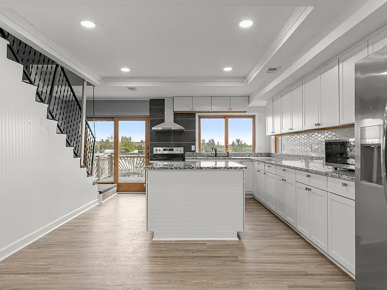 9 Walnut St — Photo 9
