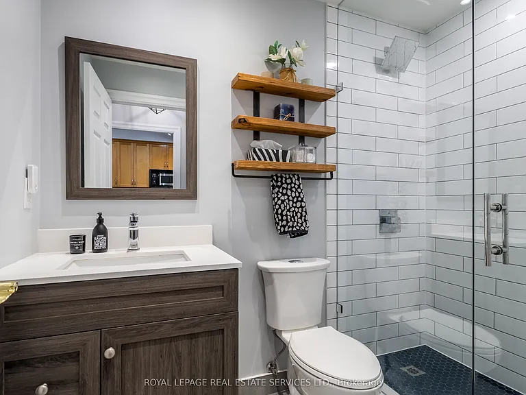 2083 Lake Shore Blvd W #109 — Photo 12