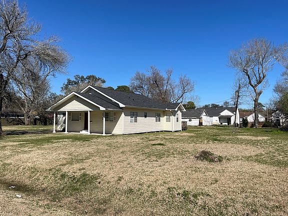 2nd image of 2810 Lombardy Dr