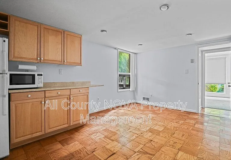 8108 Timber Valley Ct — Photo 9