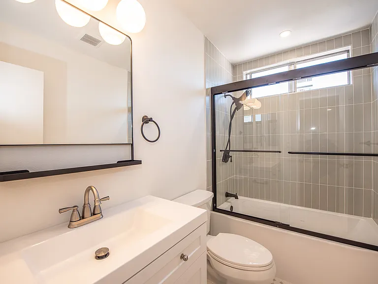 Valeria Apartments — Photo 32