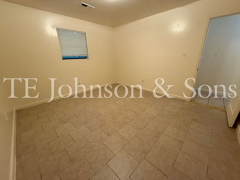 1606 Oak Croft Dr #D — Photo 11