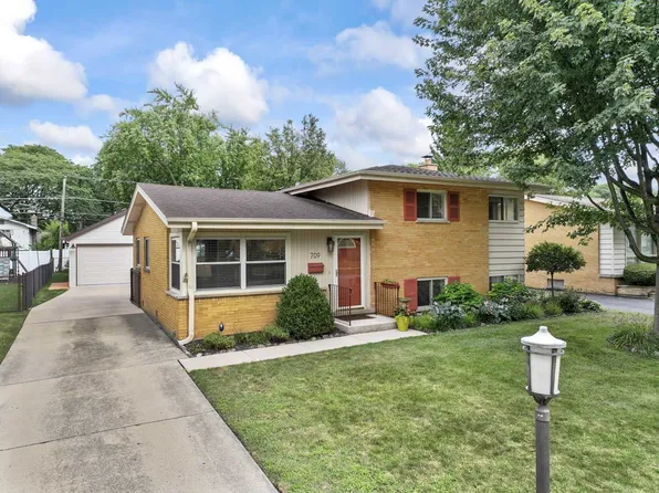 709 N Eastwood Ave, Mount Prospect, IL 60056