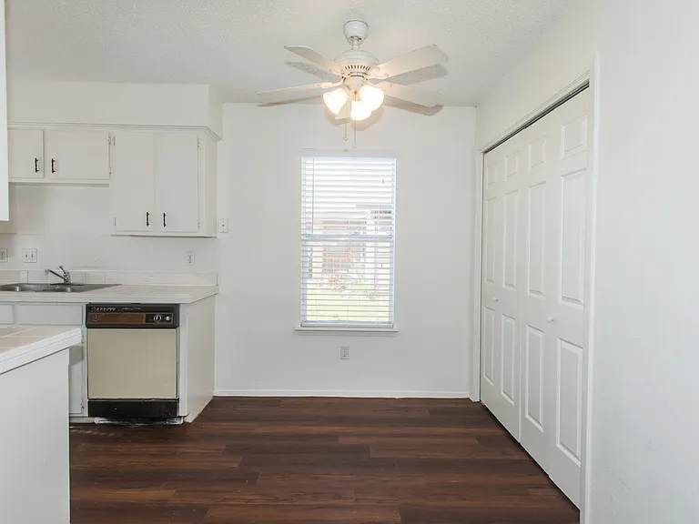6000 Tracy Lynn Ln — Photo 6