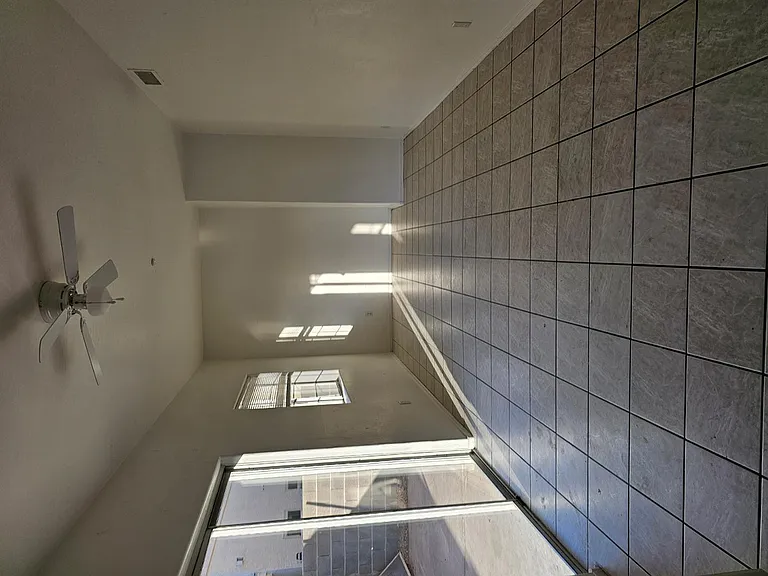 1026 W Libra Dr — Photo 5