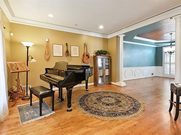 4th image of 3048 Brightwood Ln SE