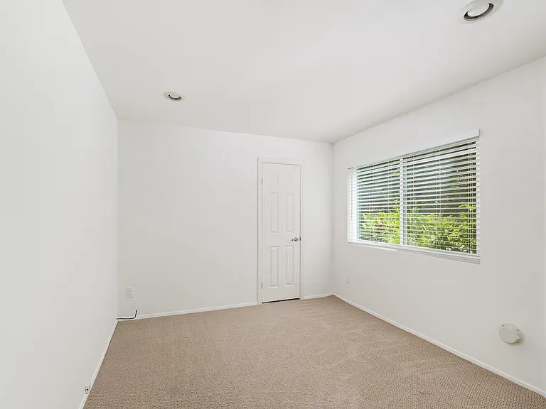 4293 Cordobes Cv — Photo 15