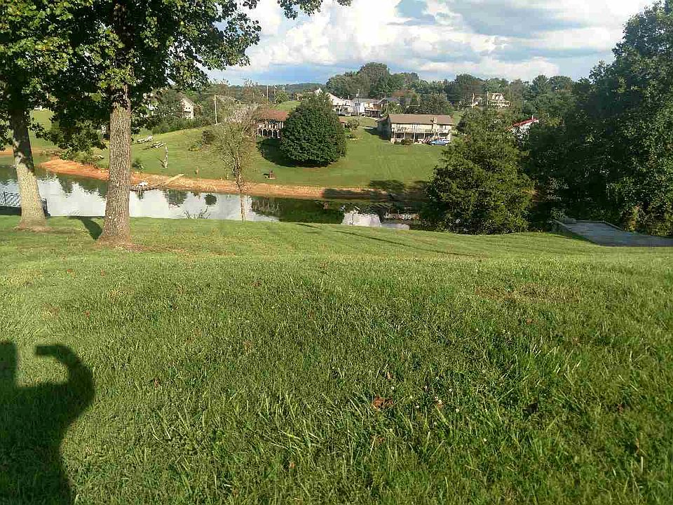 2nd image of 2754 Scenic Lake Cir