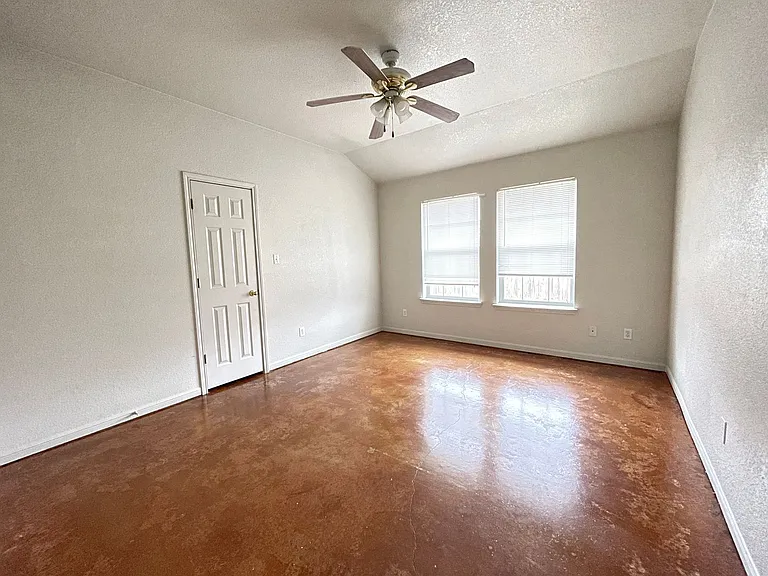 2701 Vernice Loop — Photo 14
