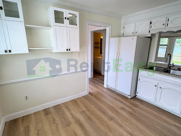 1838 Volvo Pkwy — Photo 7