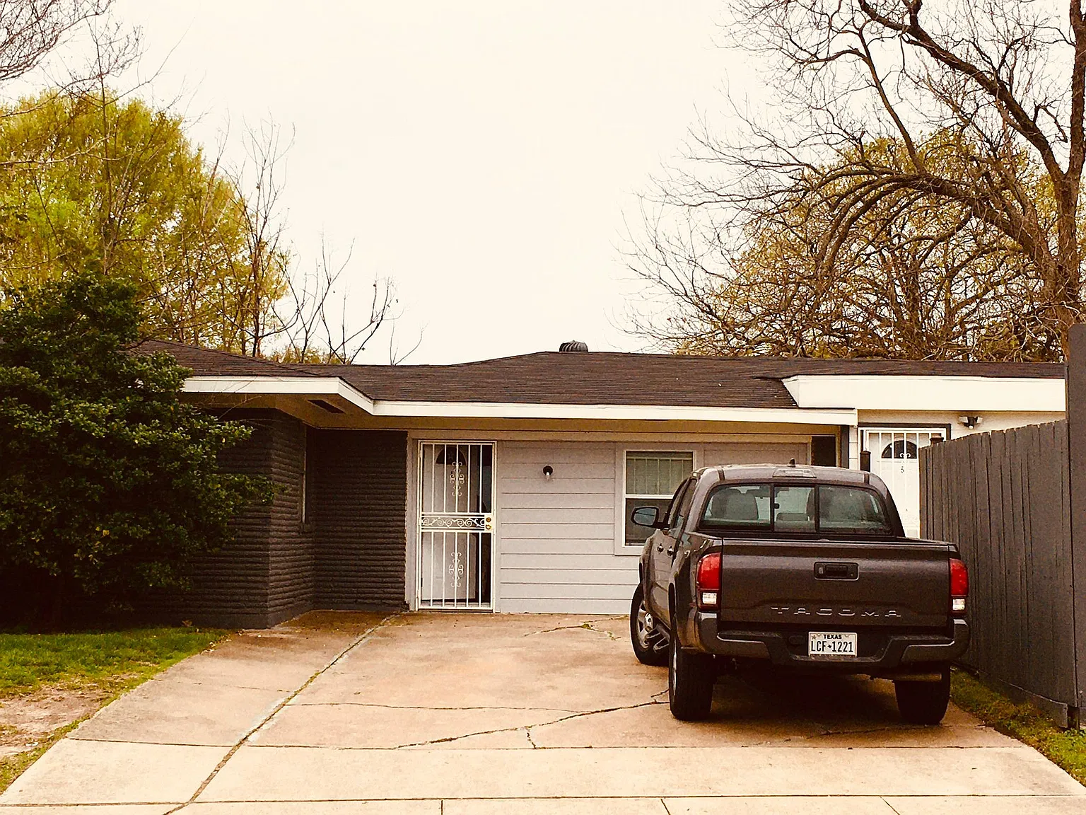 6302 Scribner Rd — Photo 1