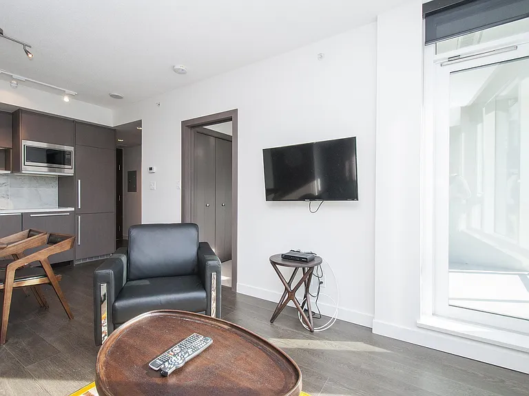 68 Smithe St #718 — Photo 6
