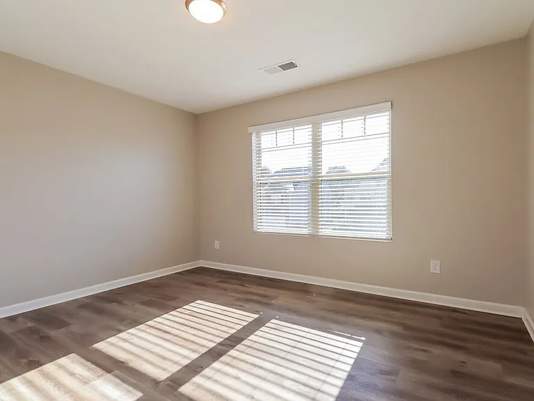 1075 Lear Dr — Photo 13