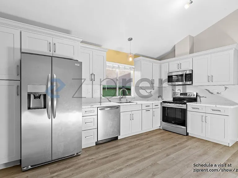 4252 Gordon St — Photo 7