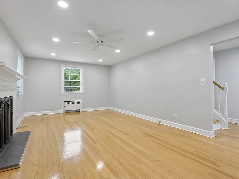 30 Kinderkamack Rd — Photo 4