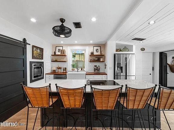 4th image of 6975R Oakwood Dr