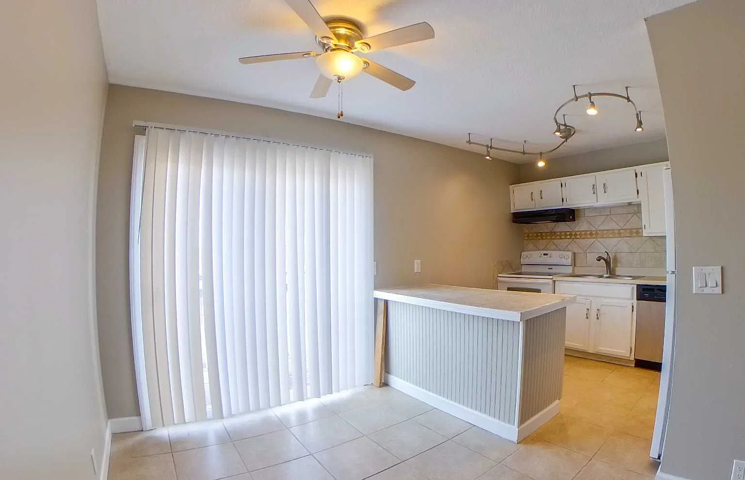 713 Dondee Dr — Photo 4