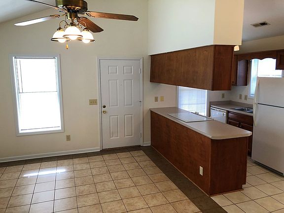 4th image of 3814 Fawn Creek Dr