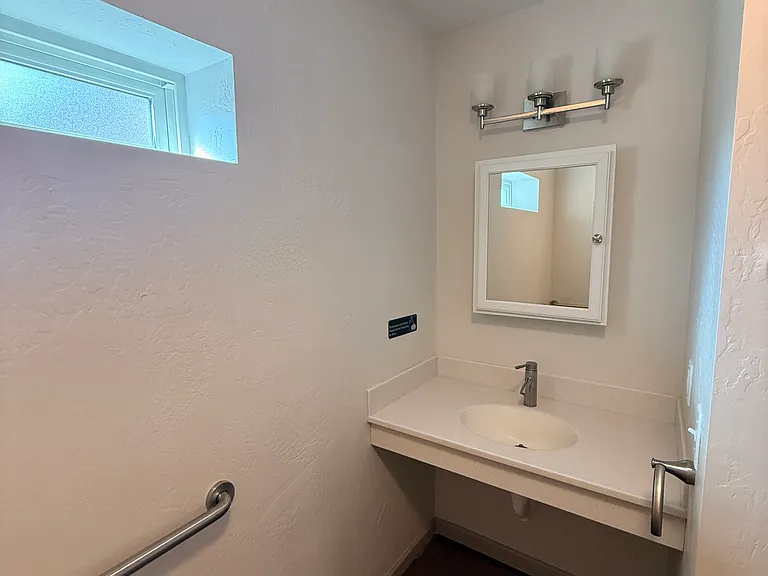 687 N Main St #A — Photo 11