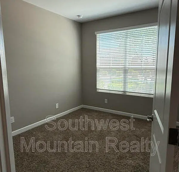 2226 E Comiskey Dr — Photo 8