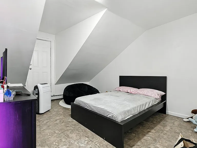 50 Oak St #2 — Photo 12