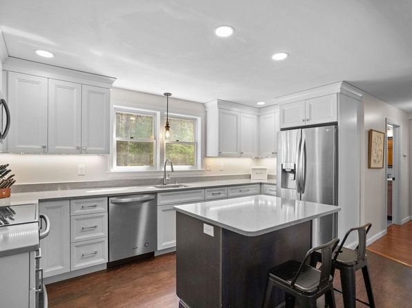 13 James Farm Road, Lee, NH 03861