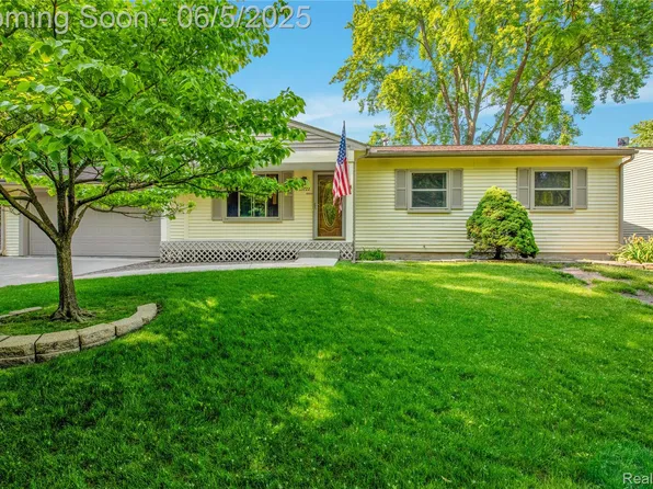 33722 Glen St, Westland, MI 48186