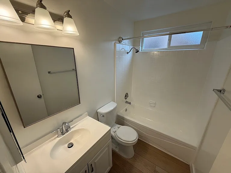 10760 Rose Ave. — Photo 15