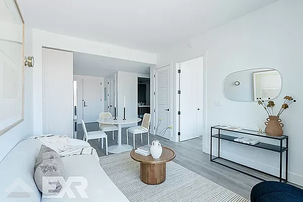 Rented by EXR | media 4