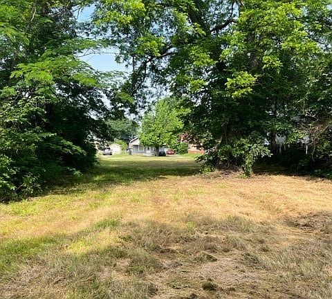 4th image of 813 N Okmulgee Ave