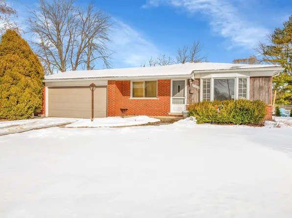 42042 Montroy Dr, Sterling Heights, MI 48313