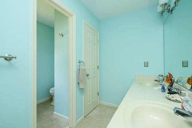 1st image of 4226 Knollcrest Cir S