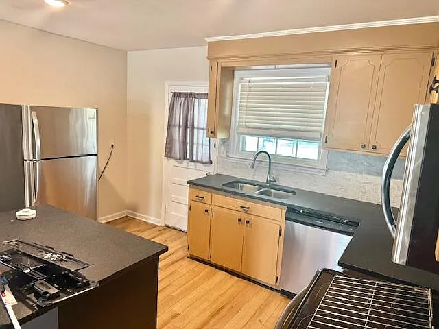 2730 Lakewood Dr — Photo 4