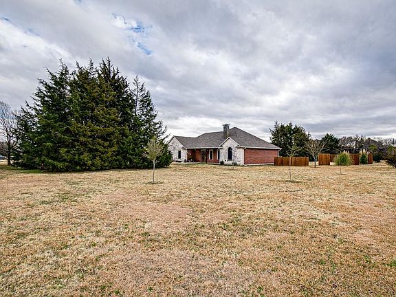 3rd image of 255 County Road 1451
