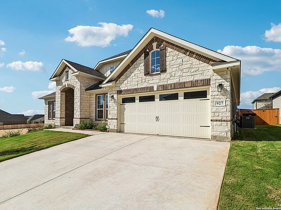 5th image of 927 Gyngell Ln