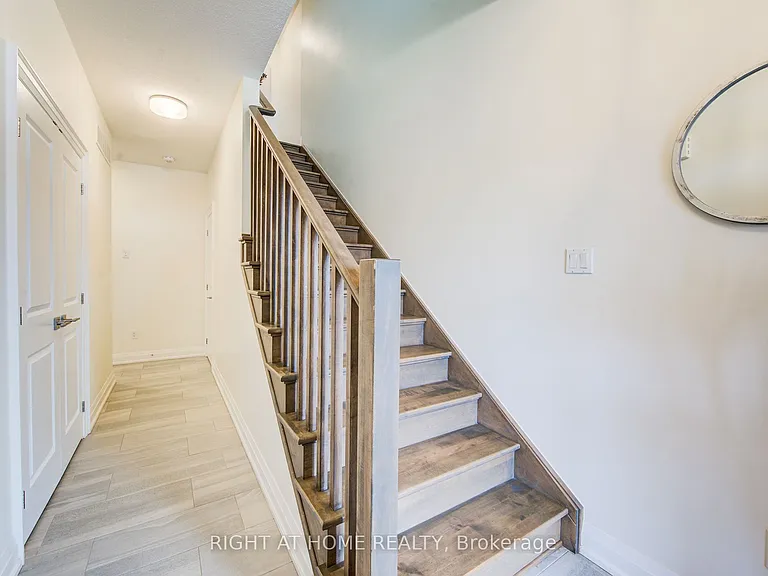 138 Woodberry Cres — Photo 8