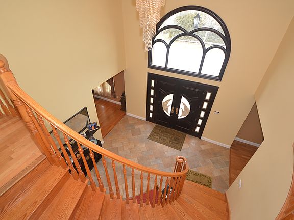 4th image of 2 Bank Ln