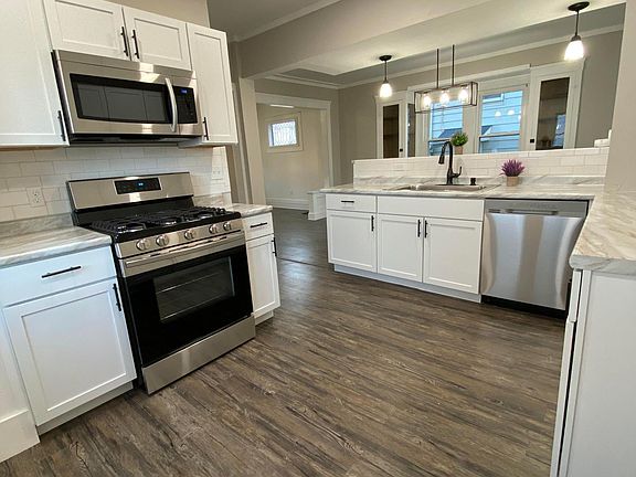 3rd image of 3518 Poe Ave